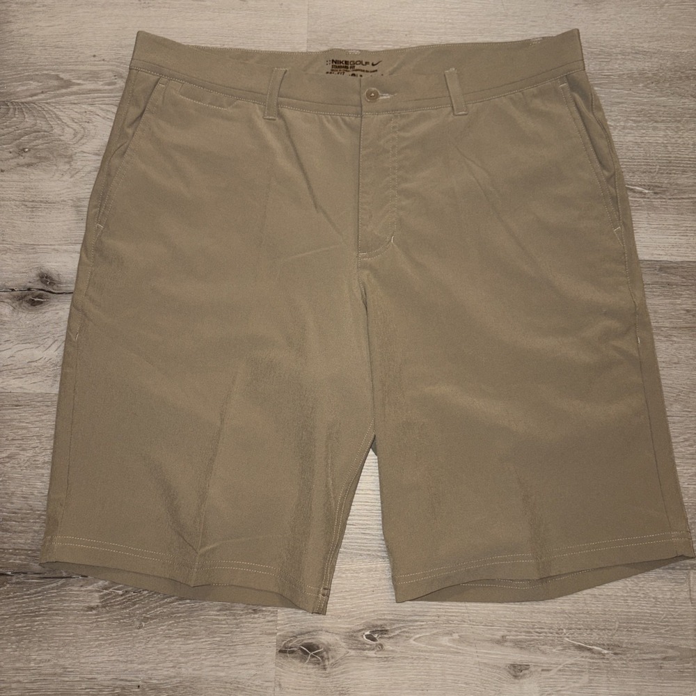 Nike Dri Fit Khaki Style Golf Shorts Regular Fit Men's Size 35 Light Brown